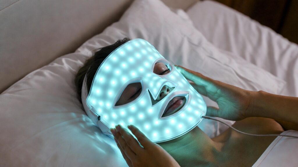 02e13c09 3b99 4d4a 9846 e1182e8a6d18 How to Use LED Face Masks for Radiant, Rejuvenated Skin