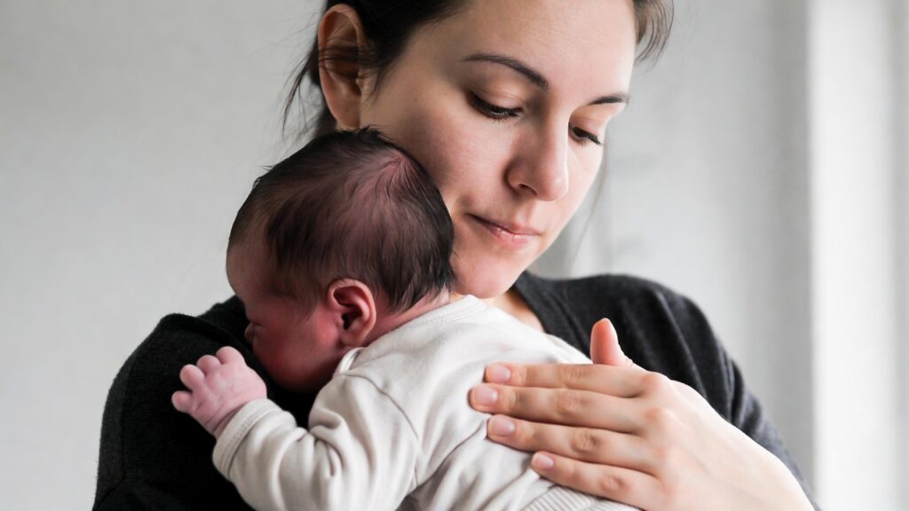 How to Burp a Baby: A Gentle and Reassuring Guide for New Parents 1 How to Burp a Baby: A Gentle and Reassuring Guide for New Parents How to Burp a Baby: A Gentle and Reassuring Guide for New Parents