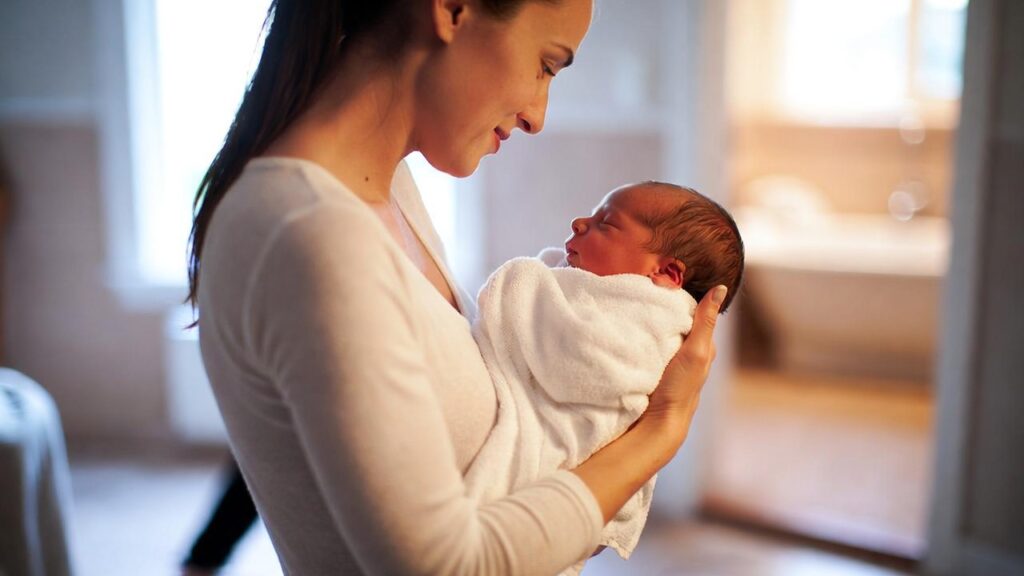 a1d7d893 277a 4daf bf6d 84d8fb6556dc How to Bathe a Newborn in 8 Easy Steps: When, How Often, and What You Really Need