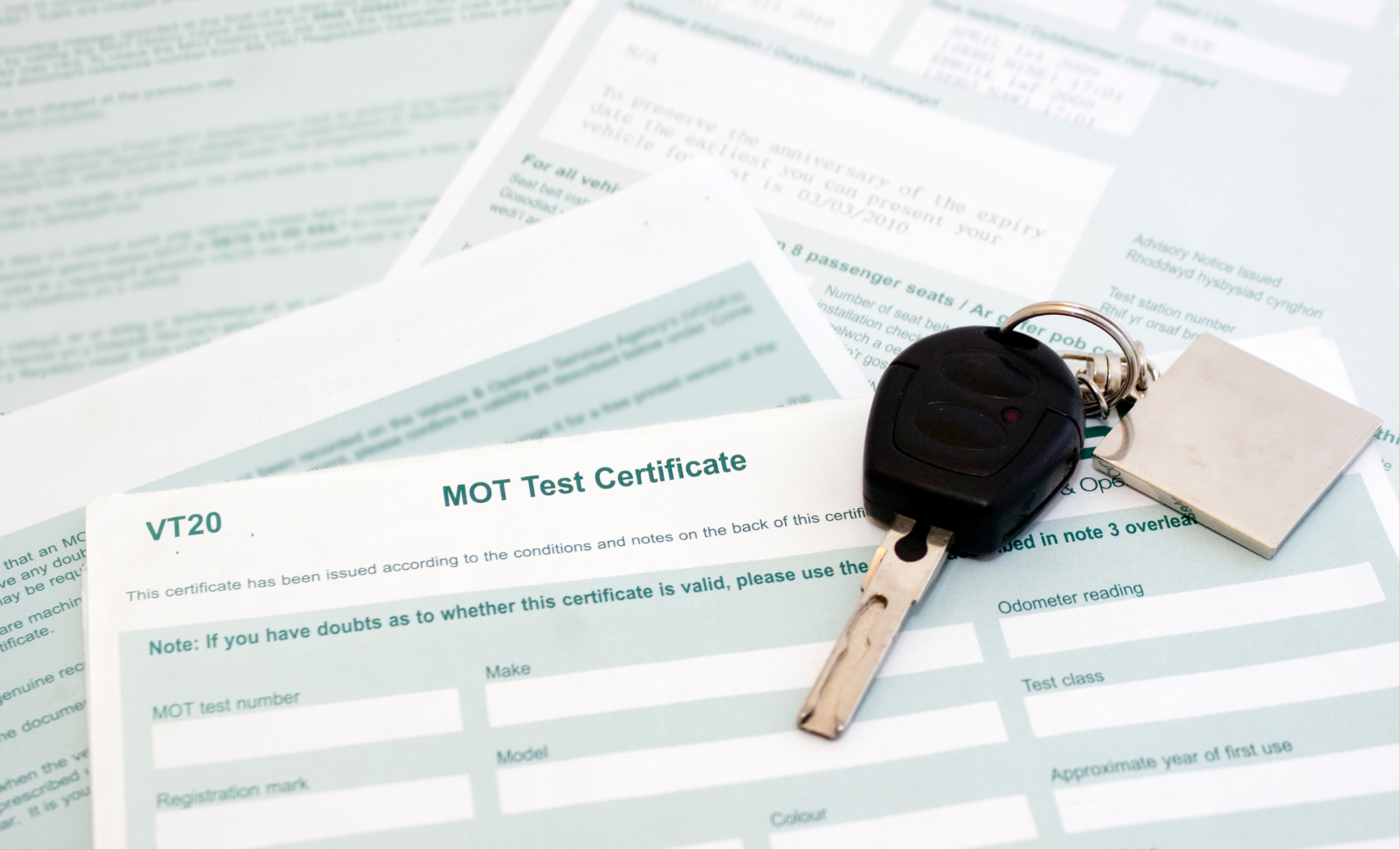 How to Check a Car's MOT History Before Buying: Avoid Traps